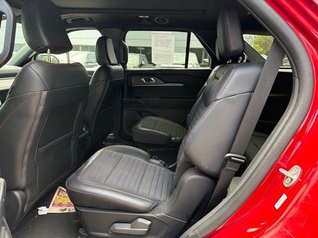 Certified 2025 Ford Explorer ST-Line w/ Premium Package AWD/4WD image 15
