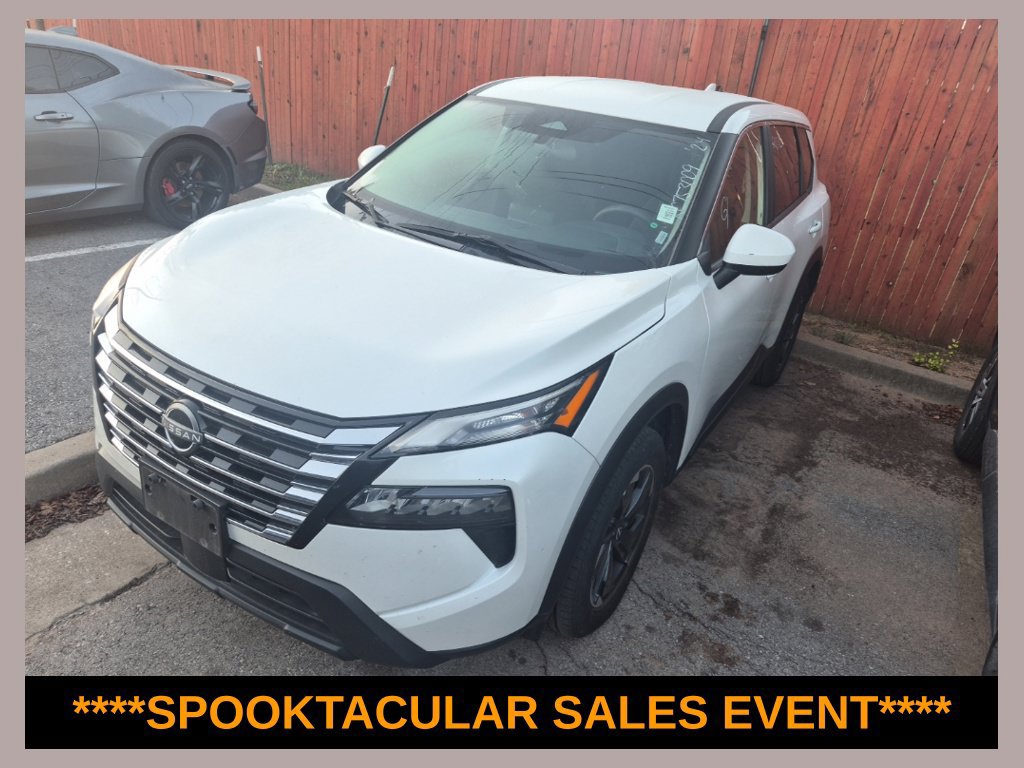 Used 2024 Nissan Rogue SV AWD/4WD image 1
