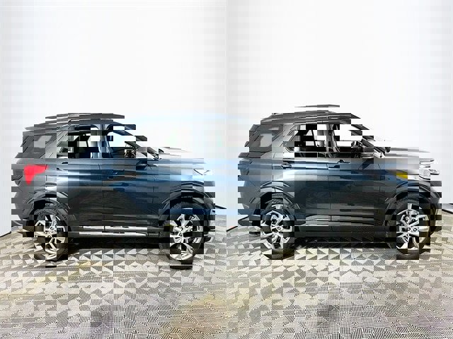 Certified 2022 Ford Explorer XLT w/ Equipment Group 202A image 2