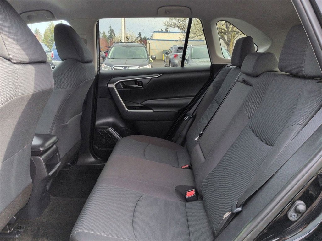 Used 2021 Toyota RAV4 LE image 23