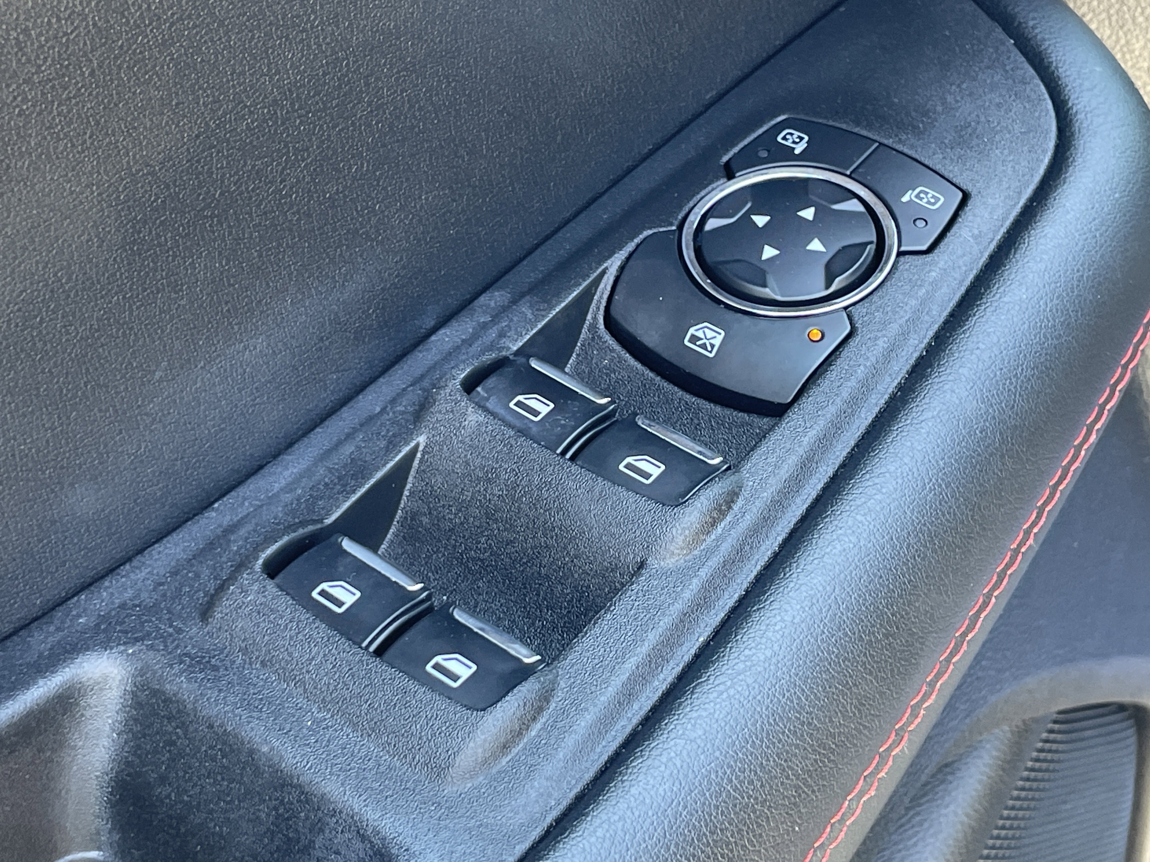 Certified 2024 Ford Edge ST-Line AWD/4WD image 33