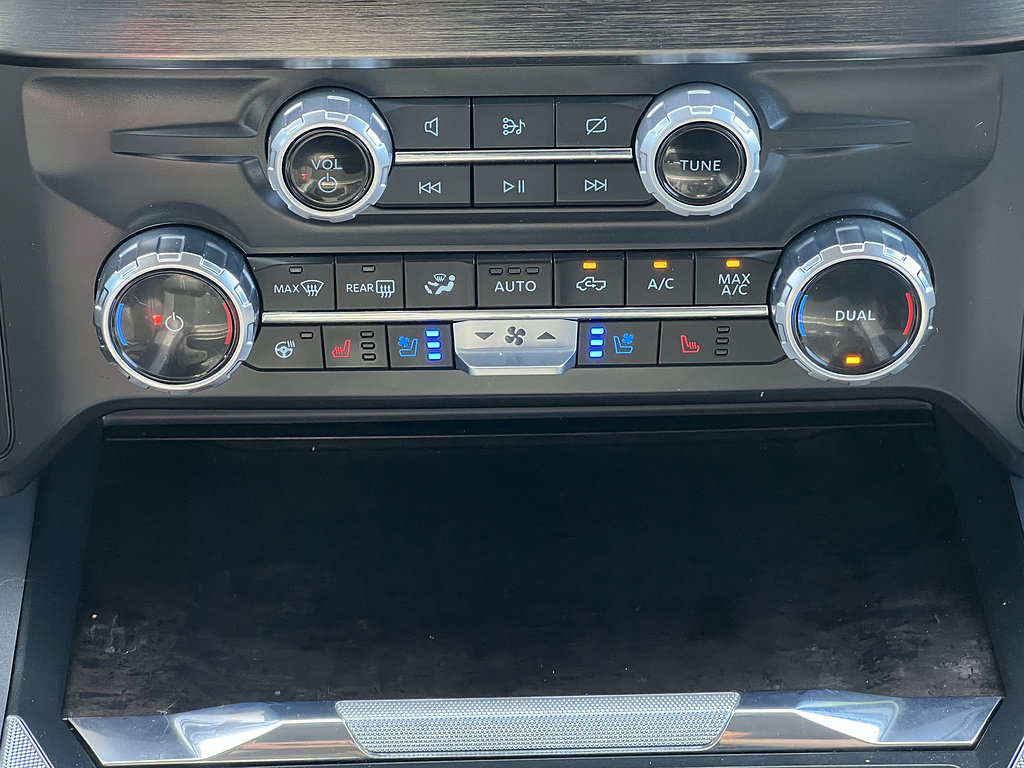 Certified 2023 Ford F350 Platinum w/ FX4 Off-Road Package AWD/4WD image 22