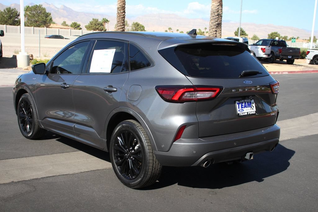 Certified 2023 Ford Escape ST-Line Elite w/ Premium Technology Package AWD/4WD image 5