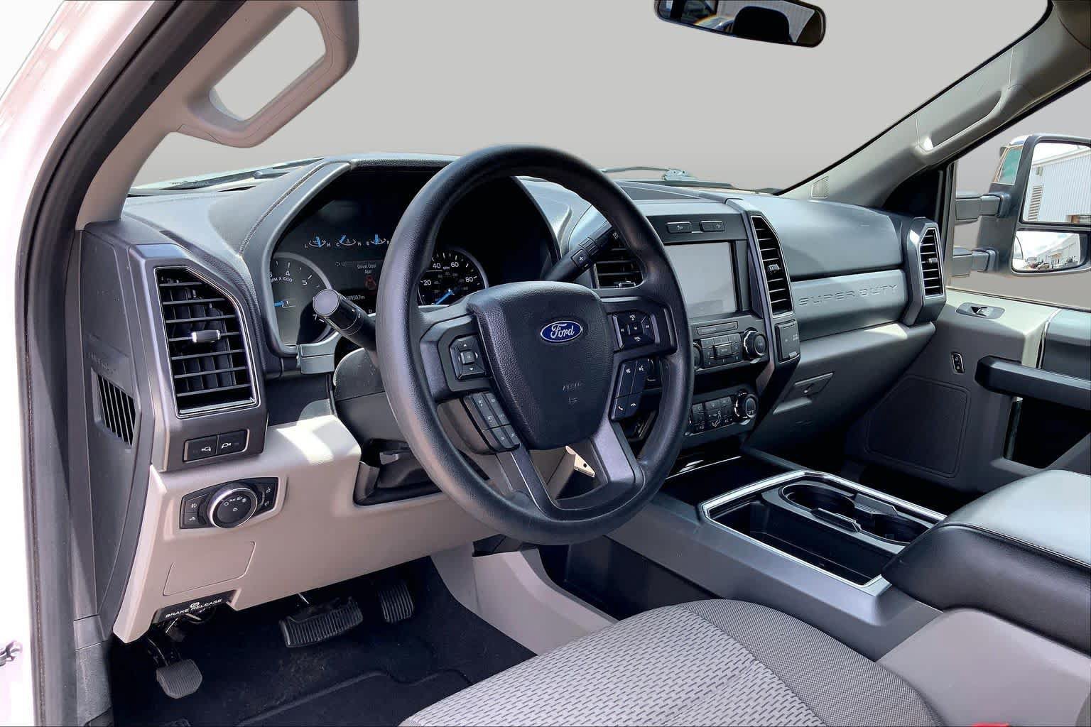 Certified 2021 Ford F250 XLT w/ XLT Premium Package AWD/4WD image 18