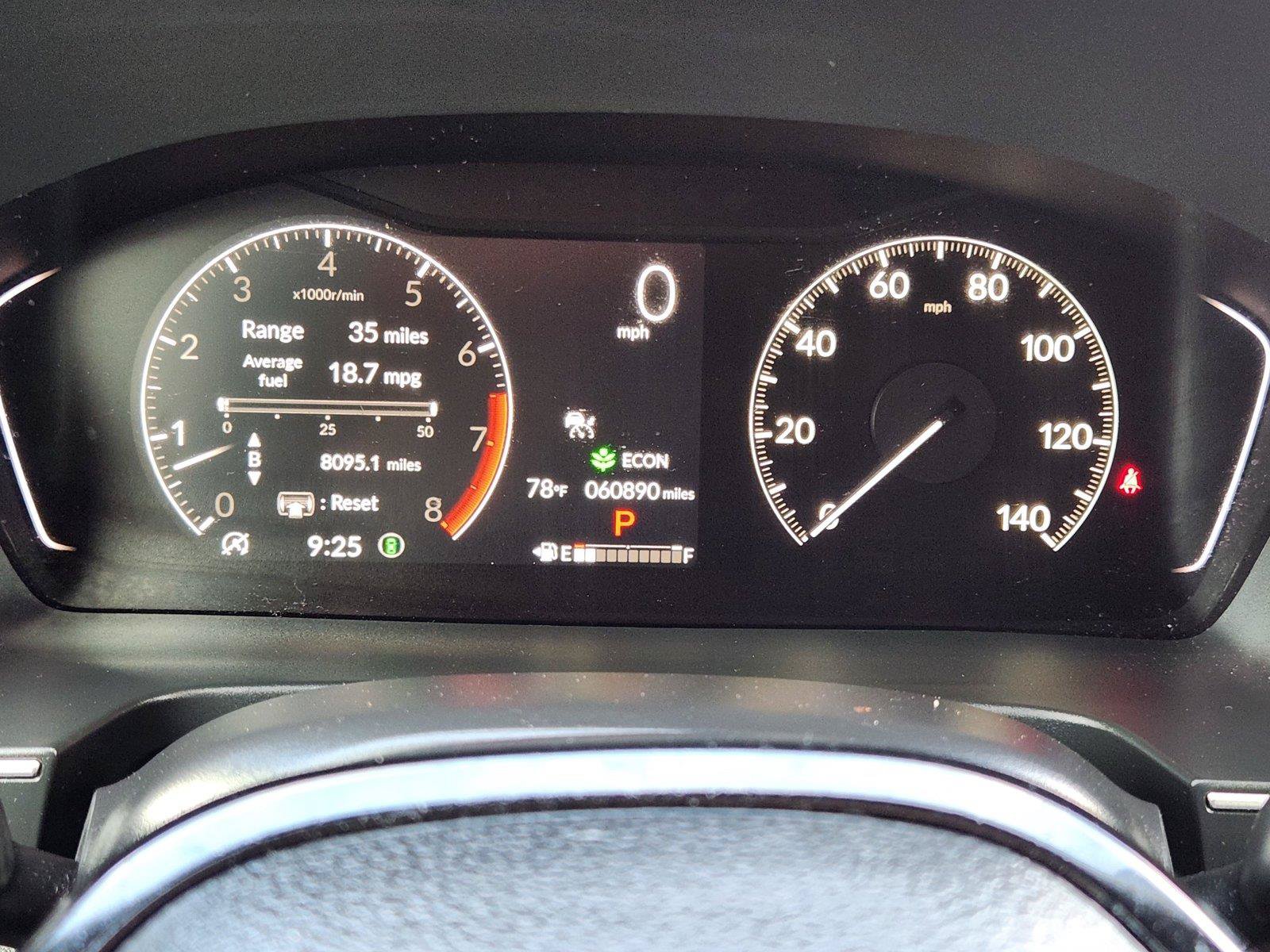 Used 2023 Honda Pilot Sport image 12