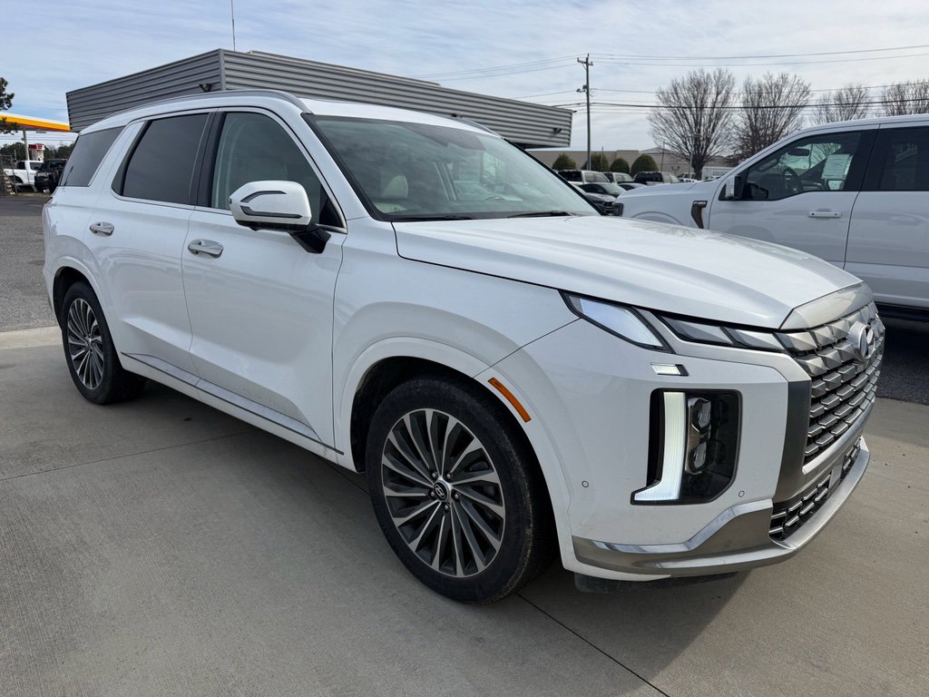 Used 2024 Hyundai Palisade Calligraphy image 3