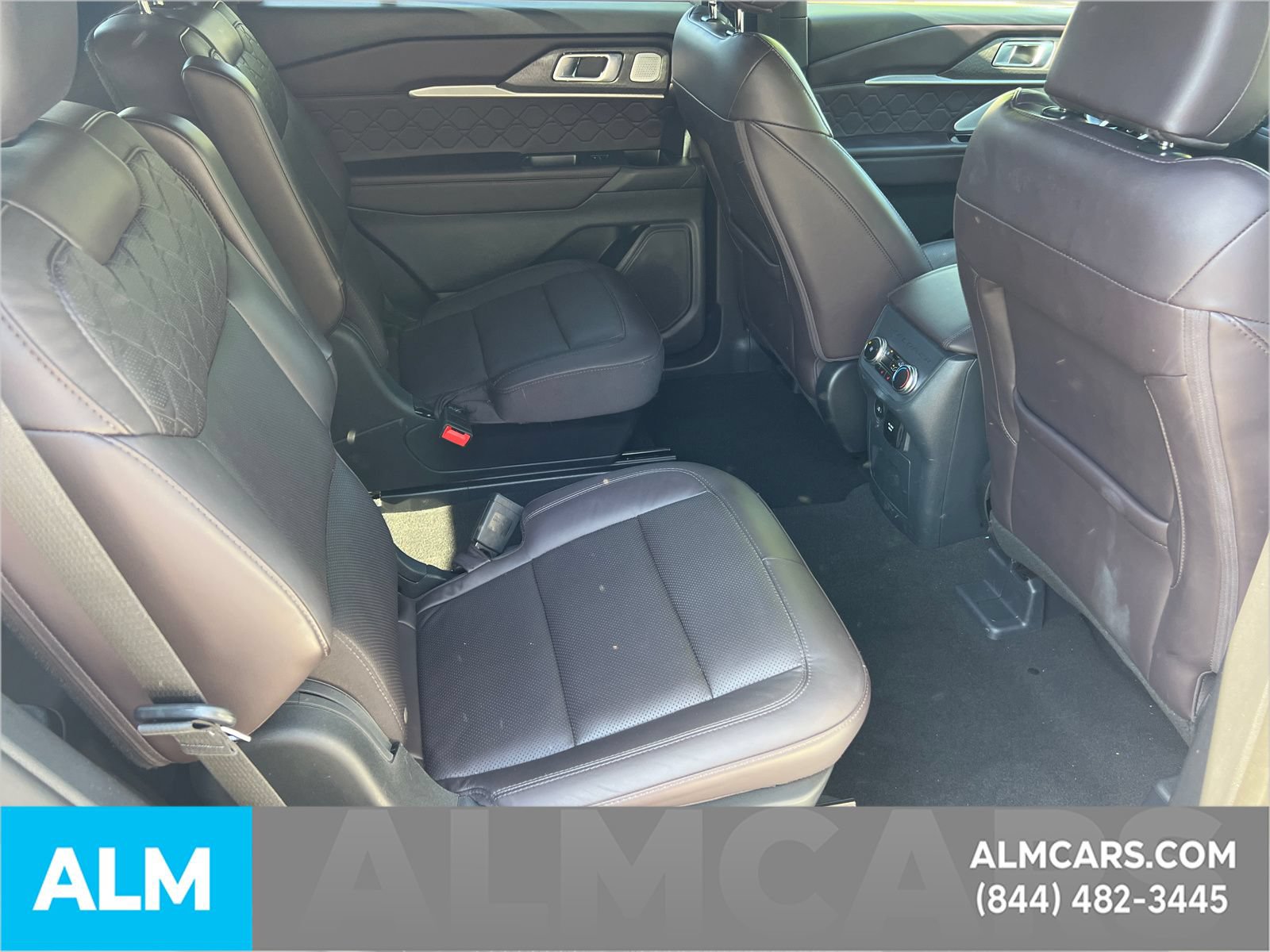 Certified 2025 Ford Explorer Platinum w/ LUX Leather Package AWD/4WD image 18