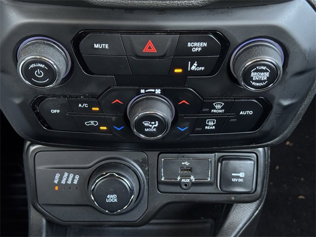 Used 2022 Jeep Renegade Latitude image 18