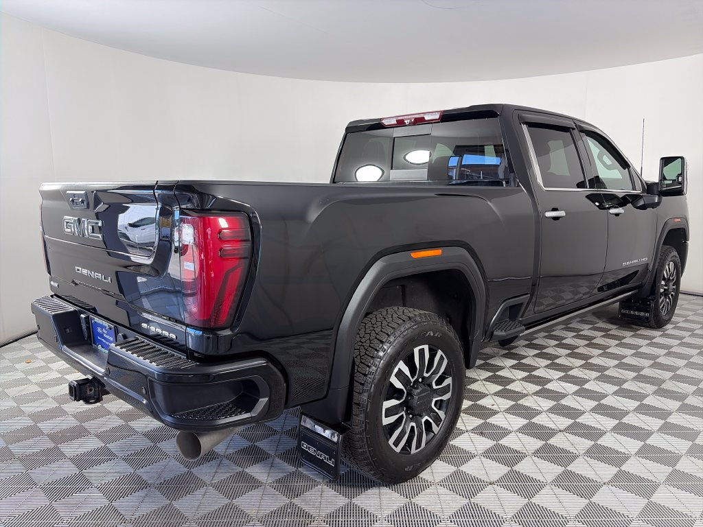 Used 2025 GMC Sierra 3500 Denali Ultimate AWD/4WD image 7