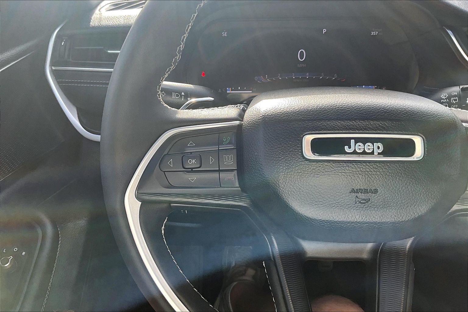 Used 2024 Jeep Grand Cherokee Altitude AWD/4WD image 22
