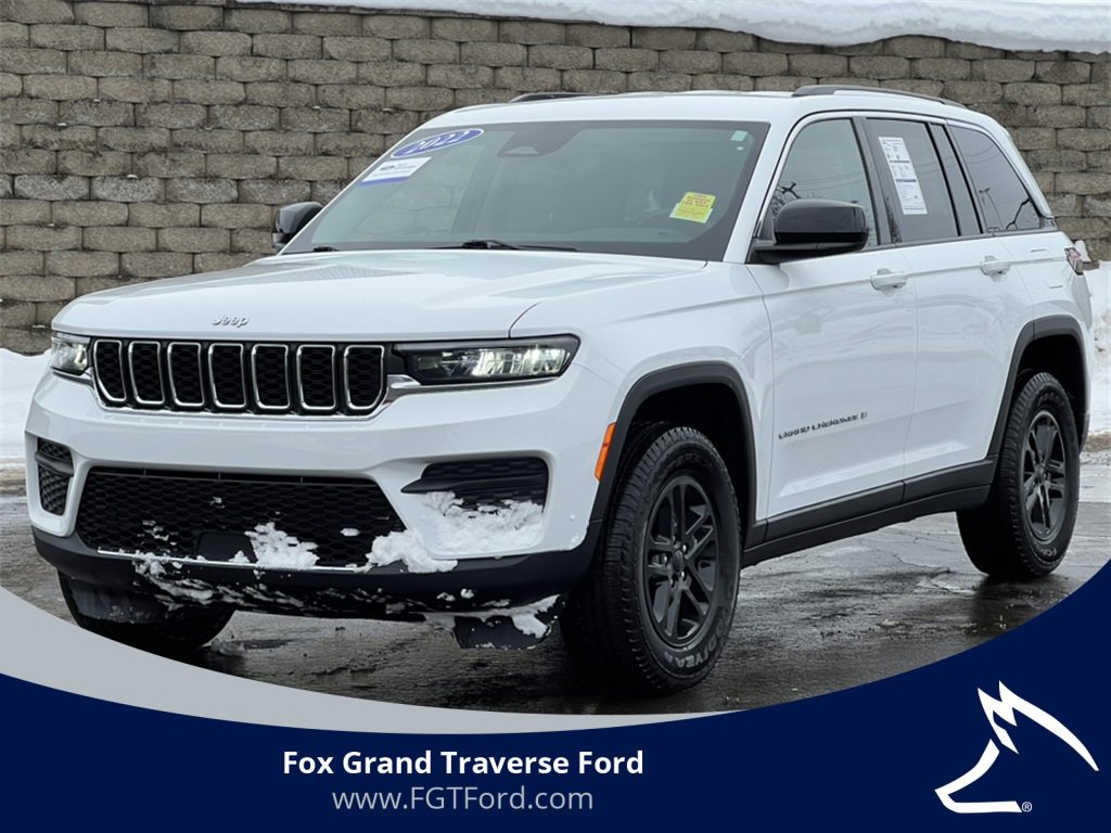 Used 2022 Jeep Grand Cherokee Laredo w/ Luxury Tech Group I