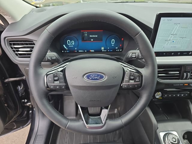 Certified 2024 Ford Escape Platinum AWD/4WD image 17