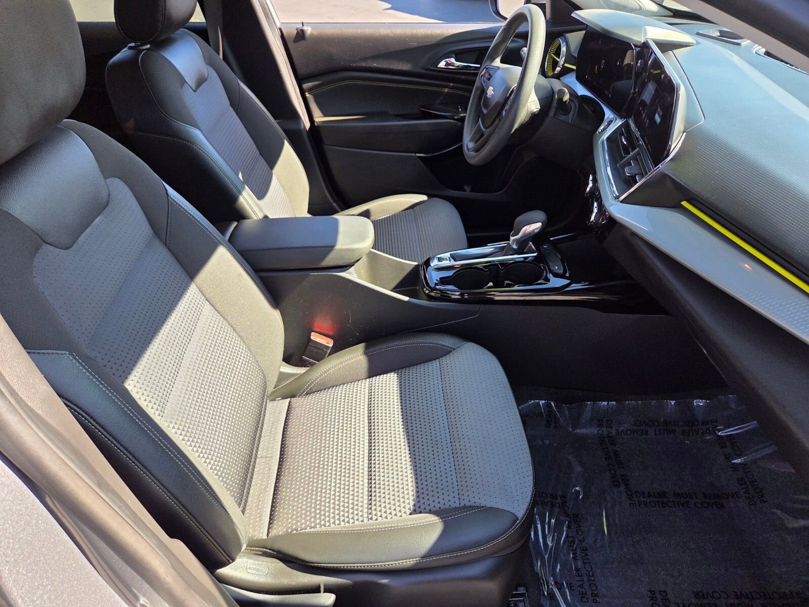 Used 2025 Chevrolet Trax LT image 14