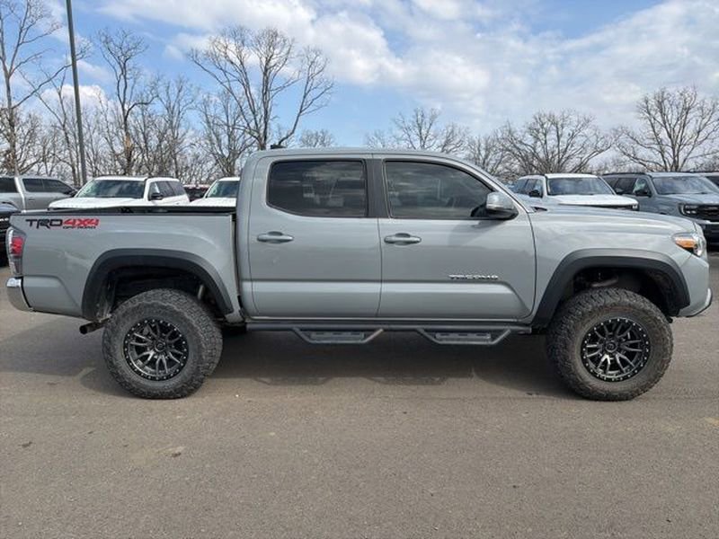 Used 2021 Toyota Tacoma TRD Off-Road AWD/4WD image 5