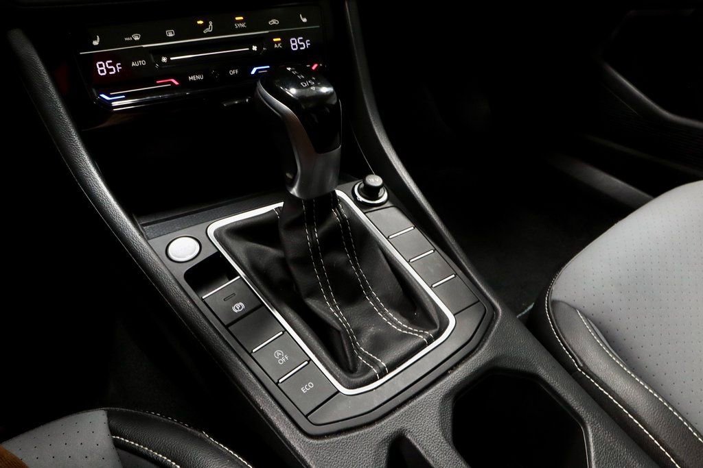 Used 2025 Volkswagen Jetta SE image 33