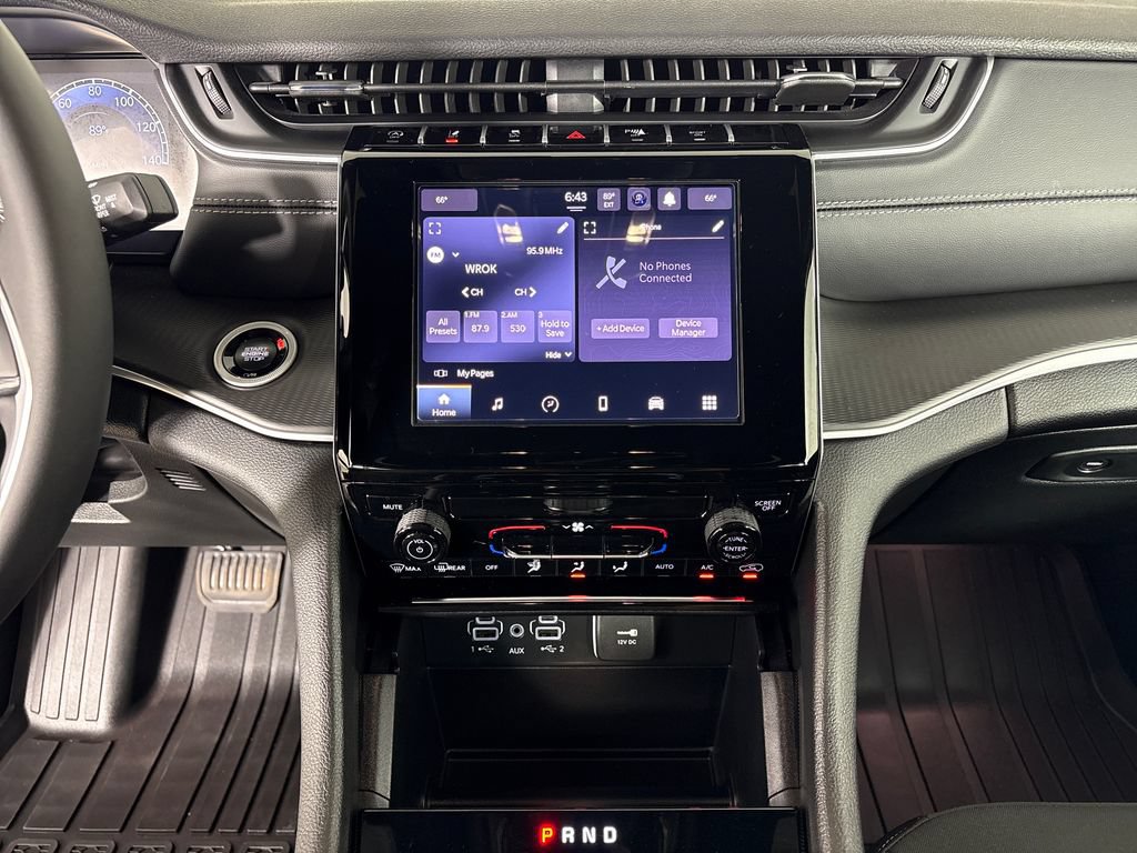 Used 2025 Jeep Grand Cherokee L Laredo RWD image 29