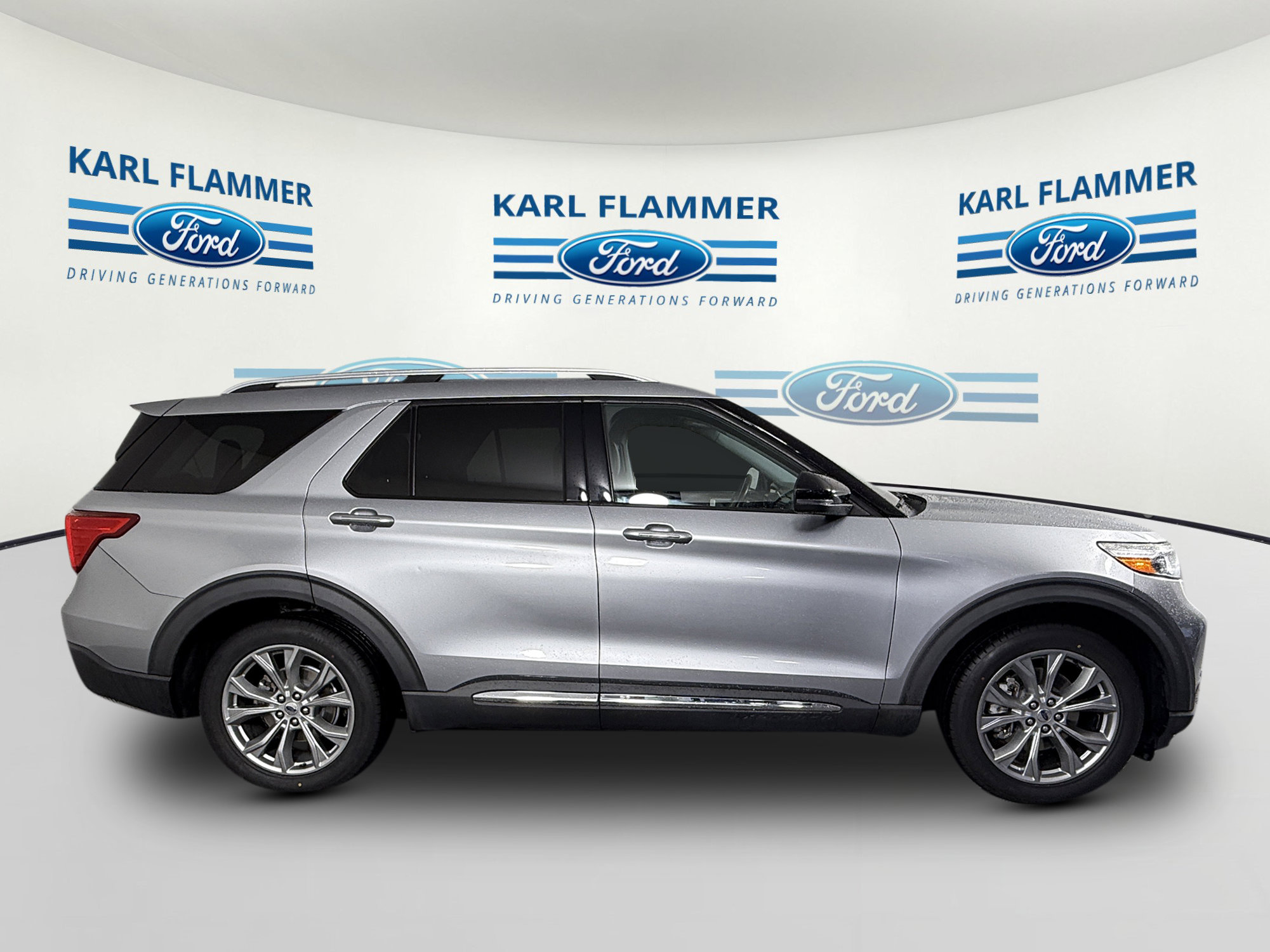 Certified 2021 Ford Explorer Limited w/ Equipment Group 301A RWD image 2