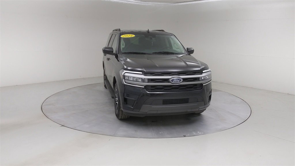Certified 2024 Ford Expedition XLT image 11