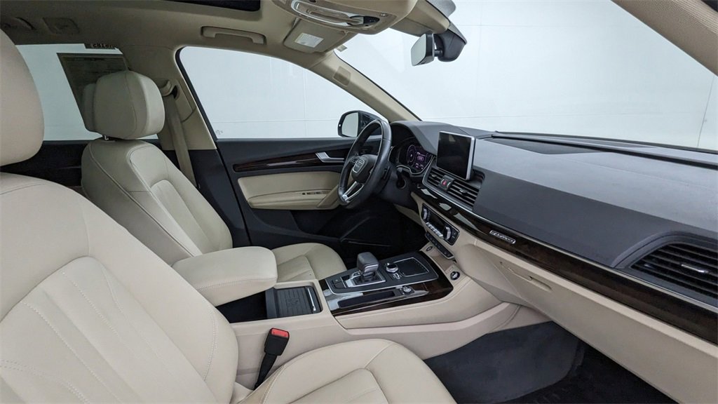 Used 2019 Audi Q5 Prestige w/ Prestige Package image 39