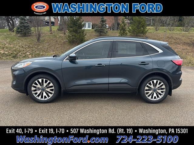 Certified 2022 Ford Escape Titanium w/ Class II Trailer Tow Package image 2