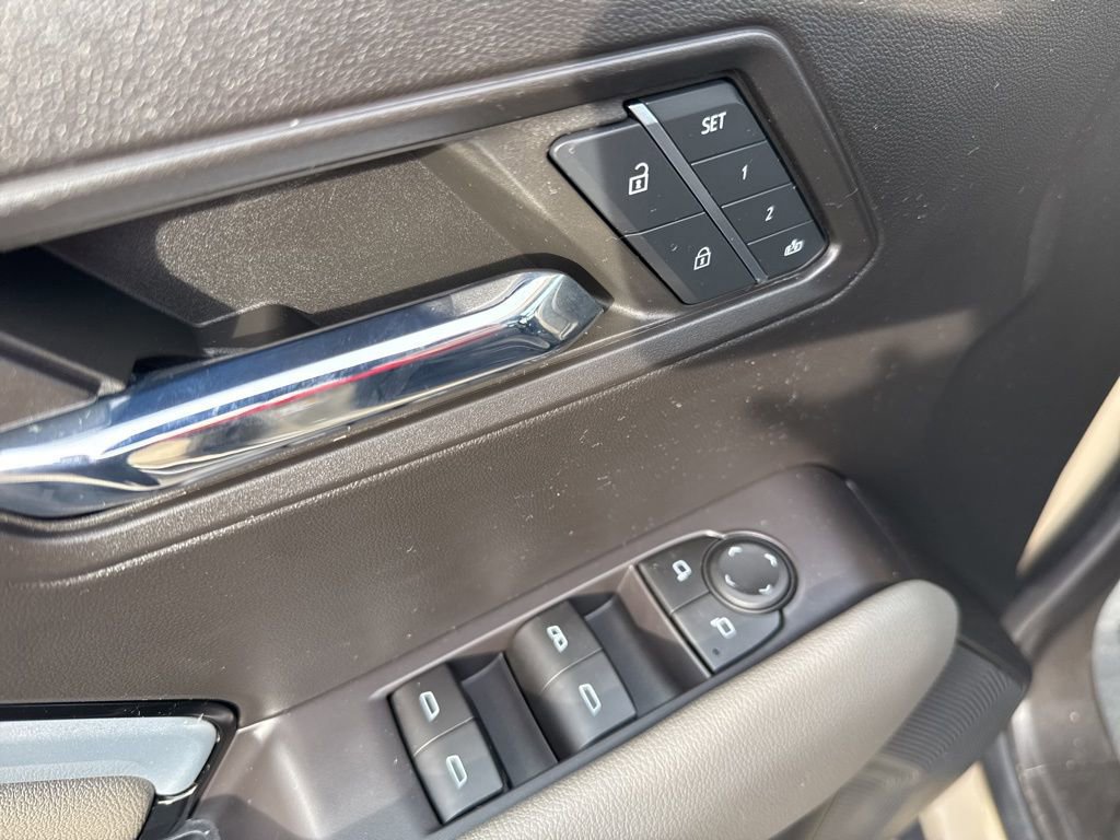 Used 2023 Chevrolet Colorado ZR2 w/ ZR2 Convenience Package III image 18