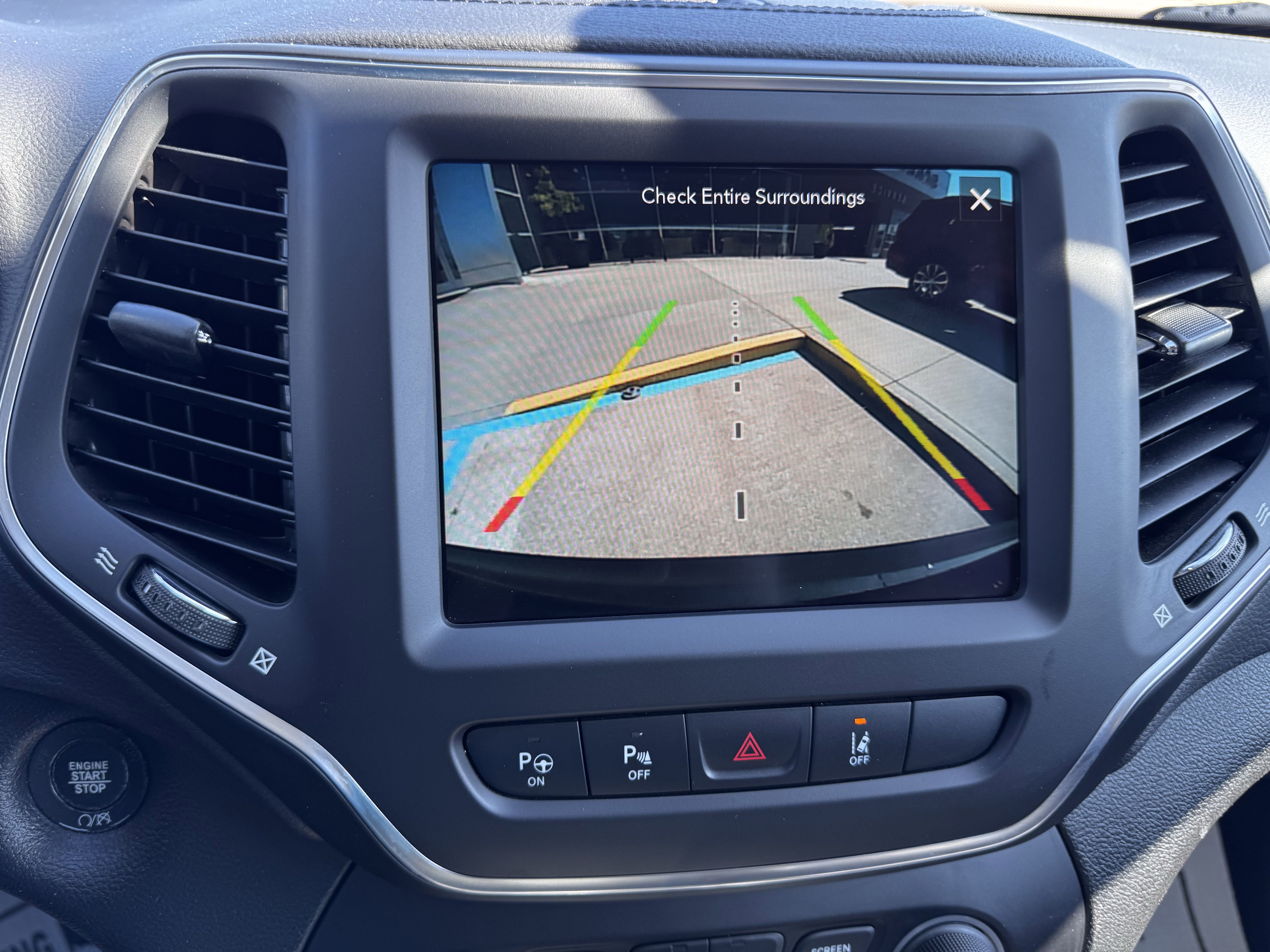 Used 2023 Jeep Cherokee Altitude Lux image 24