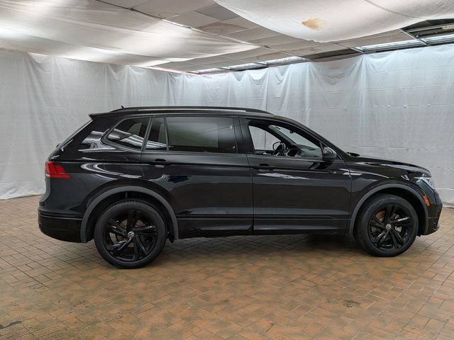 Used 2024 Volkswagen Tiguan SE R-Line w/ MDO Package, Two-Row AWD/4WD image 8
