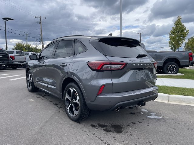 Certified 2023 Ford Escape ST-Line Select w/ Tech Pack #2 AWD/4WD image 3