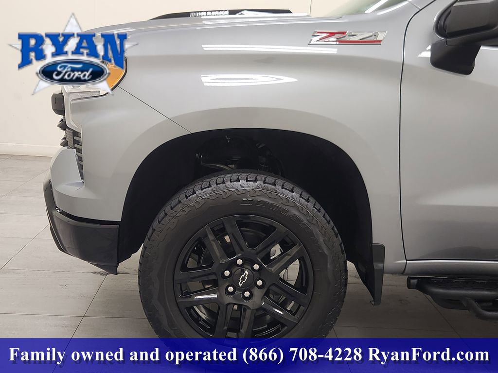 Used 2025 Chevrolet Silverado 1500 LT Trail Boss w/ Convenience Package II image 5