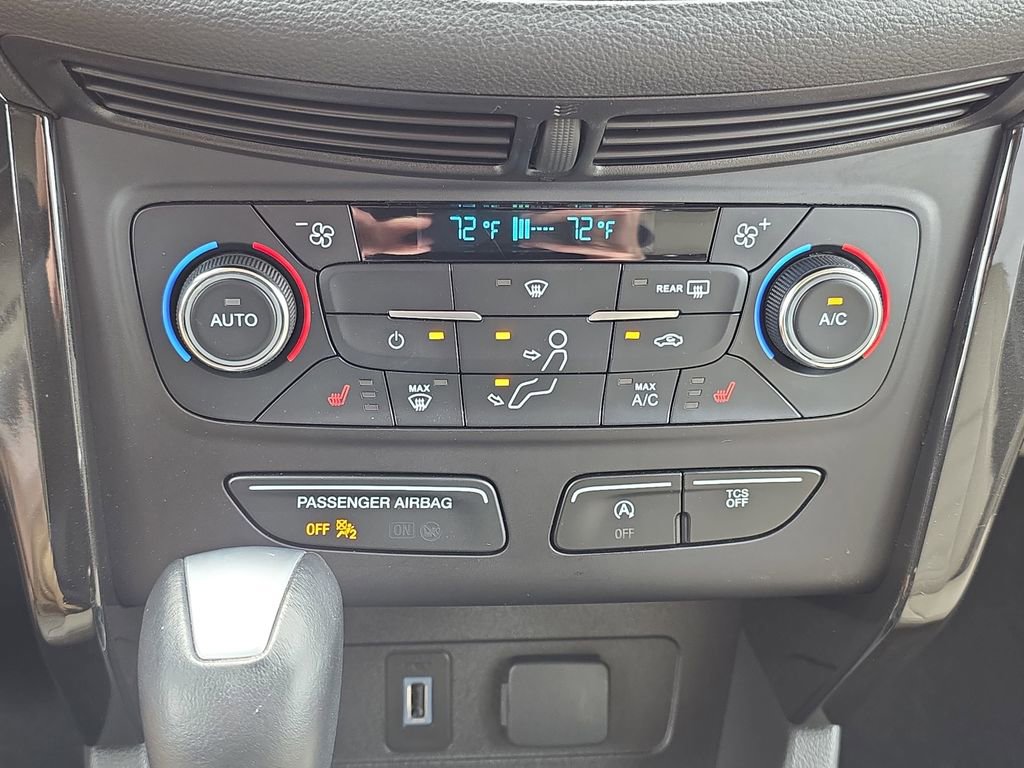 Certified 2017 Ford Escape Titanium FWD image 21