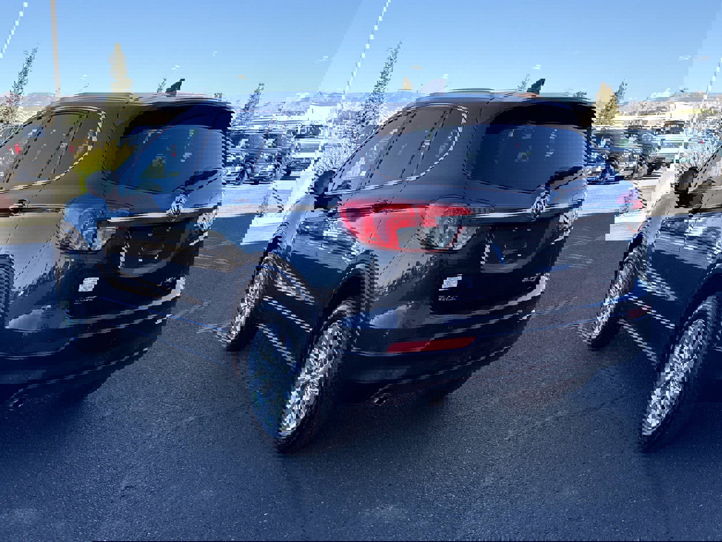 Used 2017 Buick Envision Essence image 2