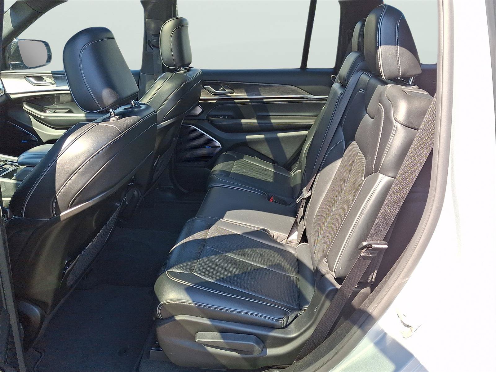 Used 2021 Jeep Grand Cherokee L Overland AWD/4WD image 11