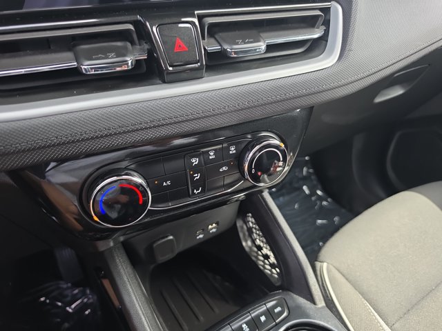 Used 2025 Chevrolet TrailBlazer LT AWD/4WD image 26