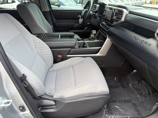 Used 2022 Toyota Tundra SR5 w/ SR5 Convenience Package AWD/4WD image 15