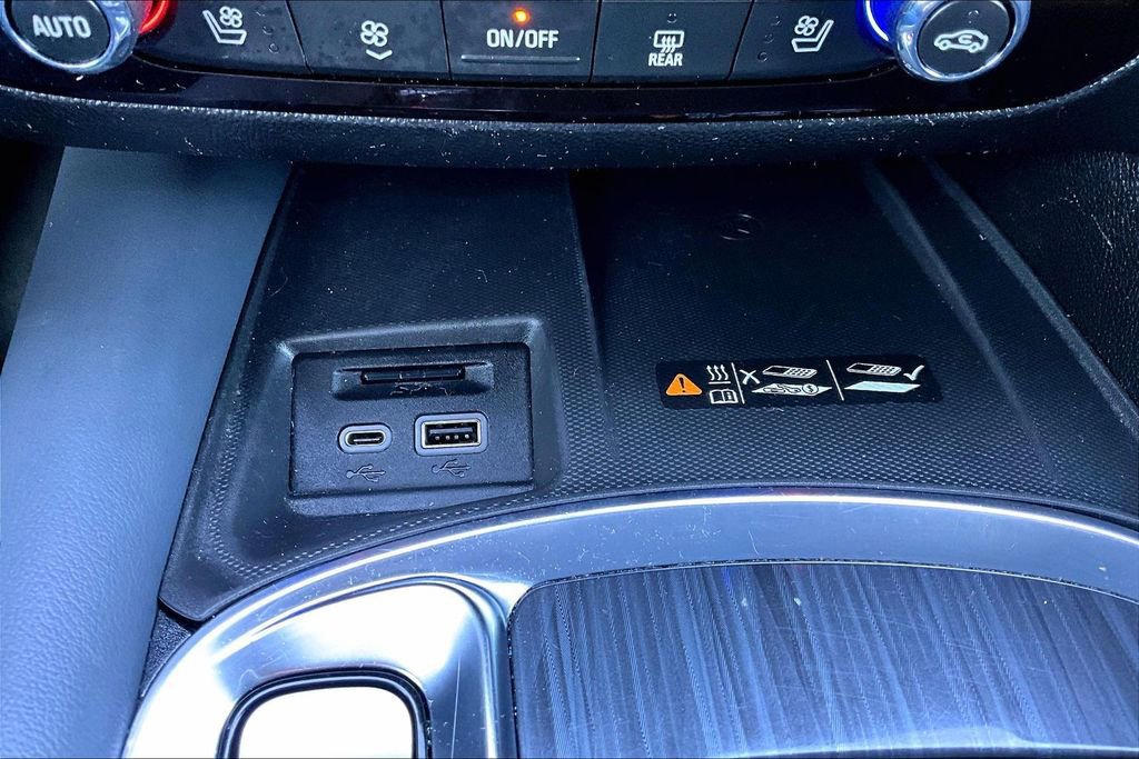 Used 2024 Buick Enclave Premium image 33