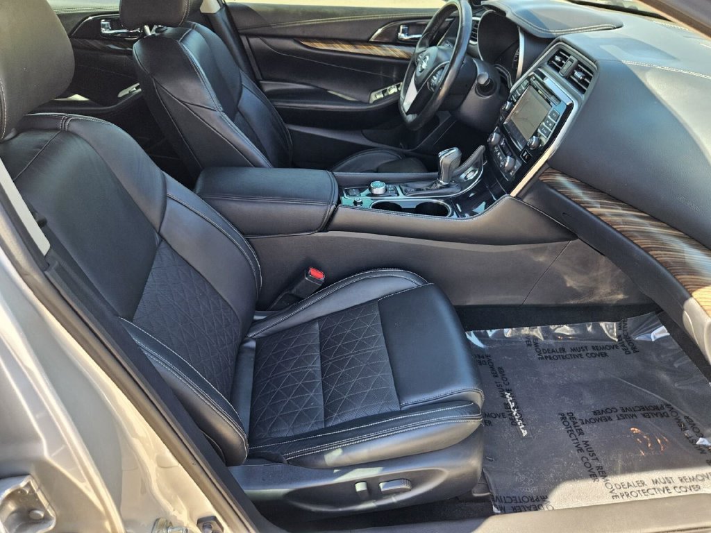 Used 2017 Nissan Maxima Platinum FWD image 11