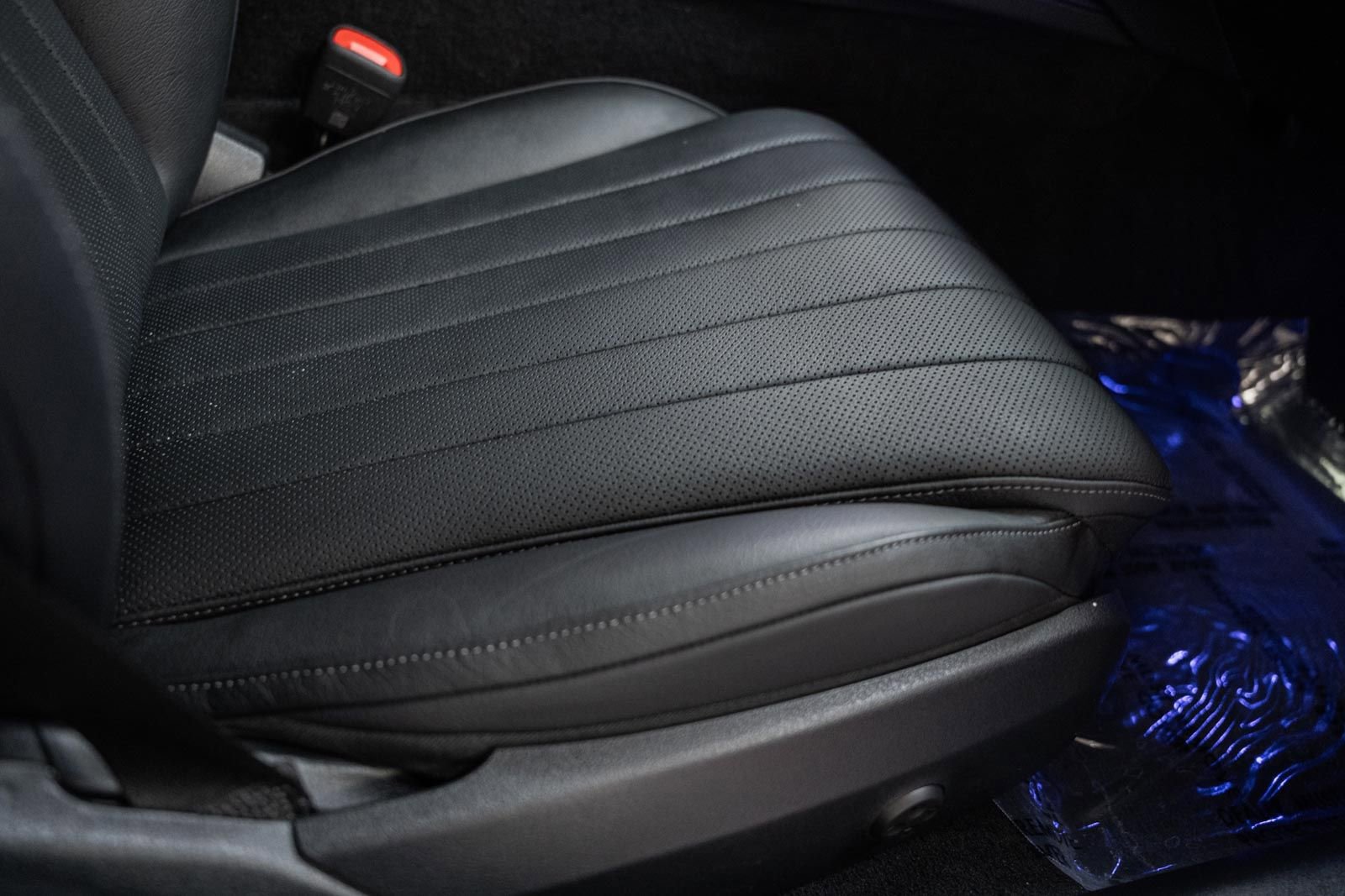 Used 2025 Mercedes-Benz E 350 4MATIC Sedan image 39