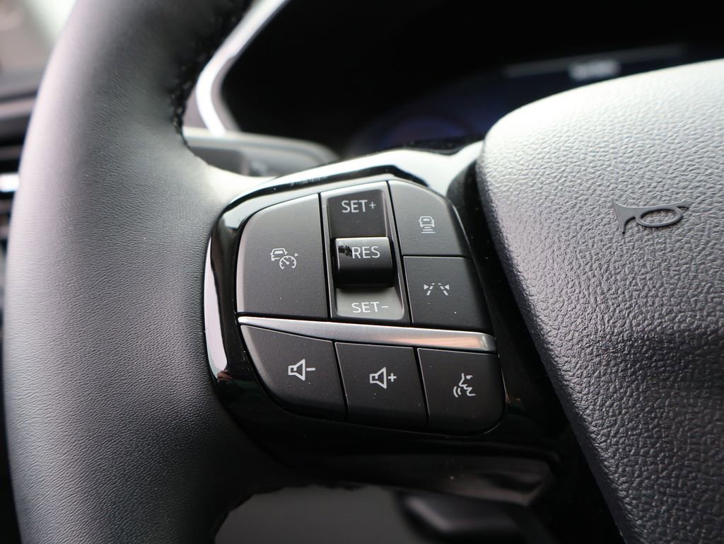 Certified 2025 Ford Escape Platinum image 27