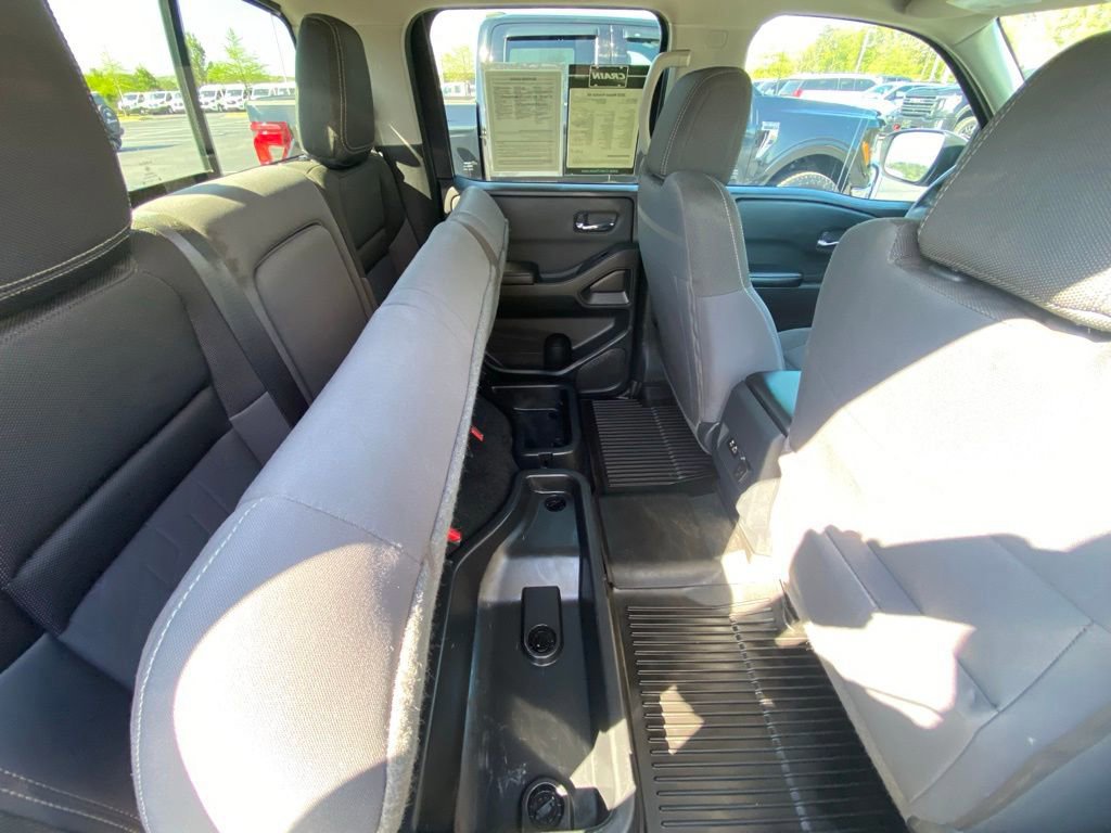 Used 2025 Nissan Frontier SV w/ SV Convenience Package image 26