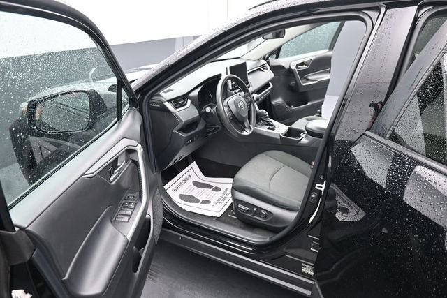 Used 2023 Toyota RAV4 XLE AWD/4WD image 18