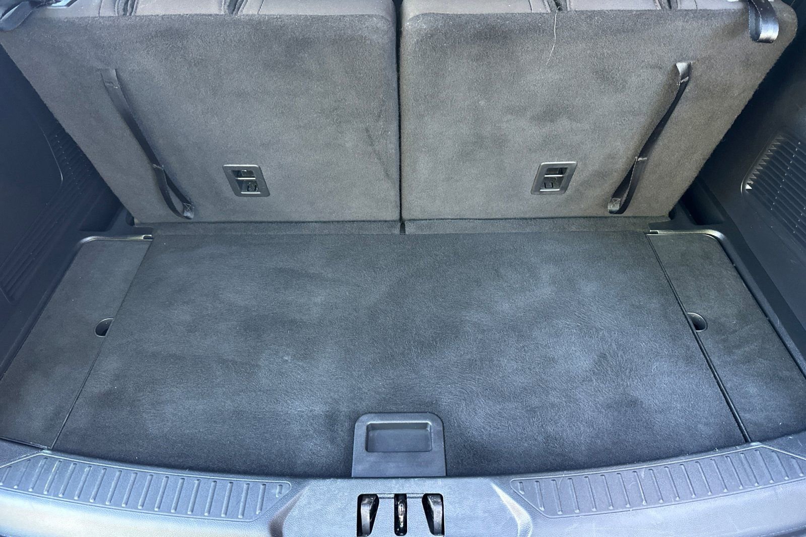 Certified 2023 Ford Explorer XLT RWD image 17