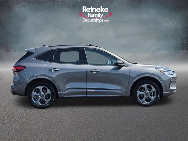 Certified 2024 Ford Escape ST-Line w/ Tech Pack #1 AWD/4WD image 4