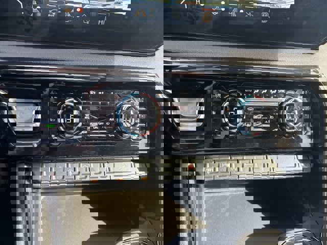 Used 2024 GMC Sierra 1500 AT4 w/ Technology Package image 23