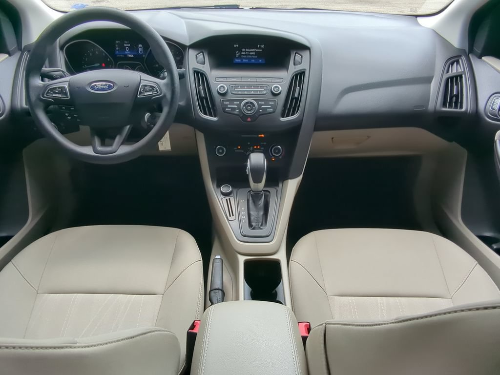 Certified 2018 Ford Focus SE FWD image 12