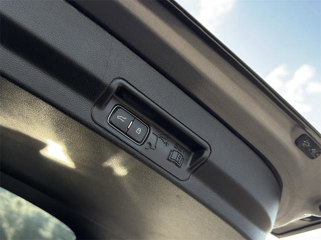 Certified 2022 Ford Explorer ST-Line w/ Class IV Trailer Tow Package image 6