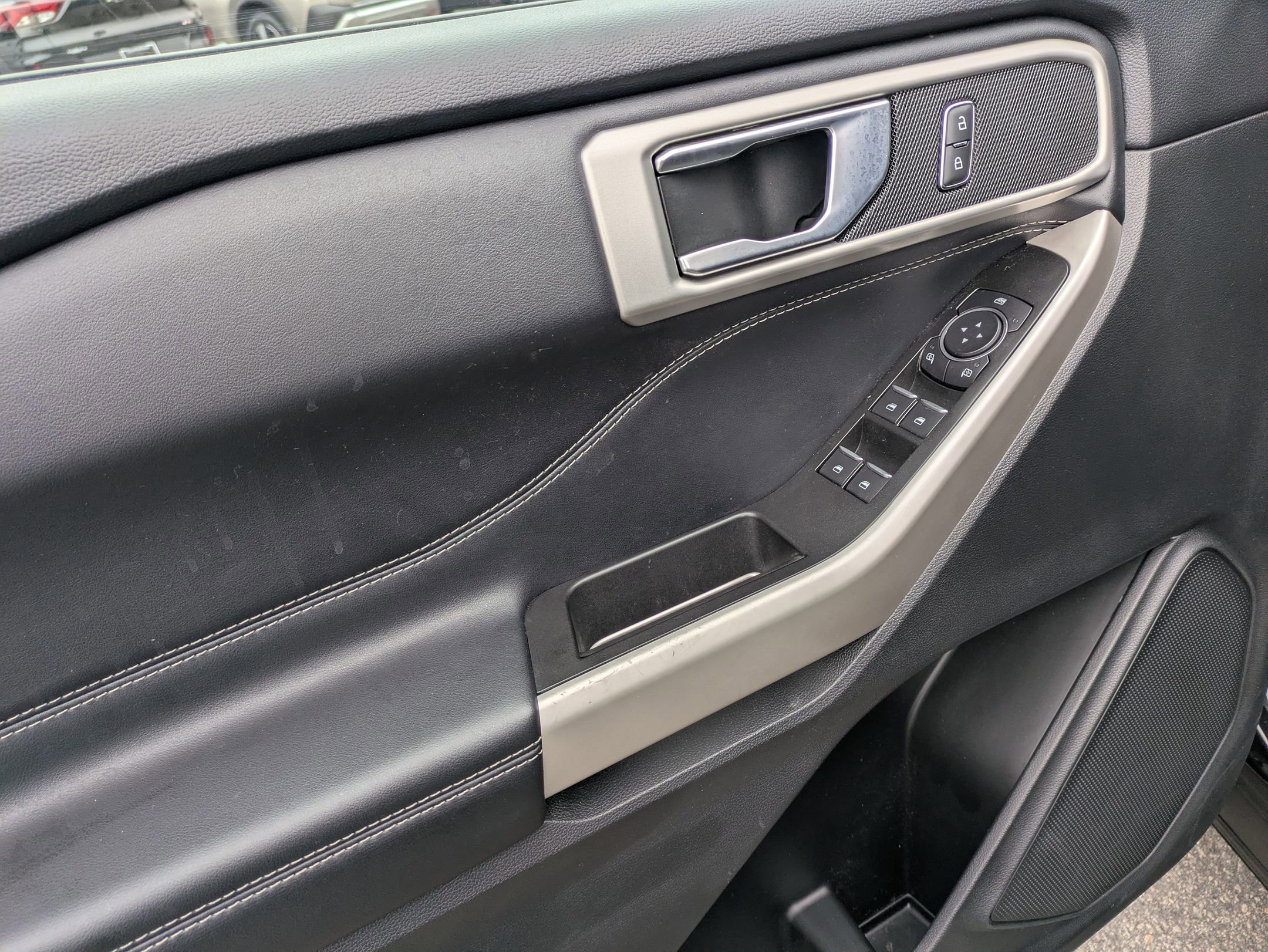 Certified 2022 Ford Explorer XLT w/ Equipment Group 202A image 14