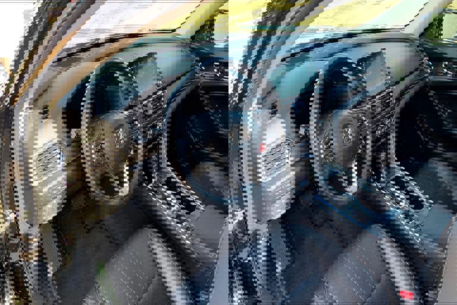 Used 2018 Honda Accord Touring image 17