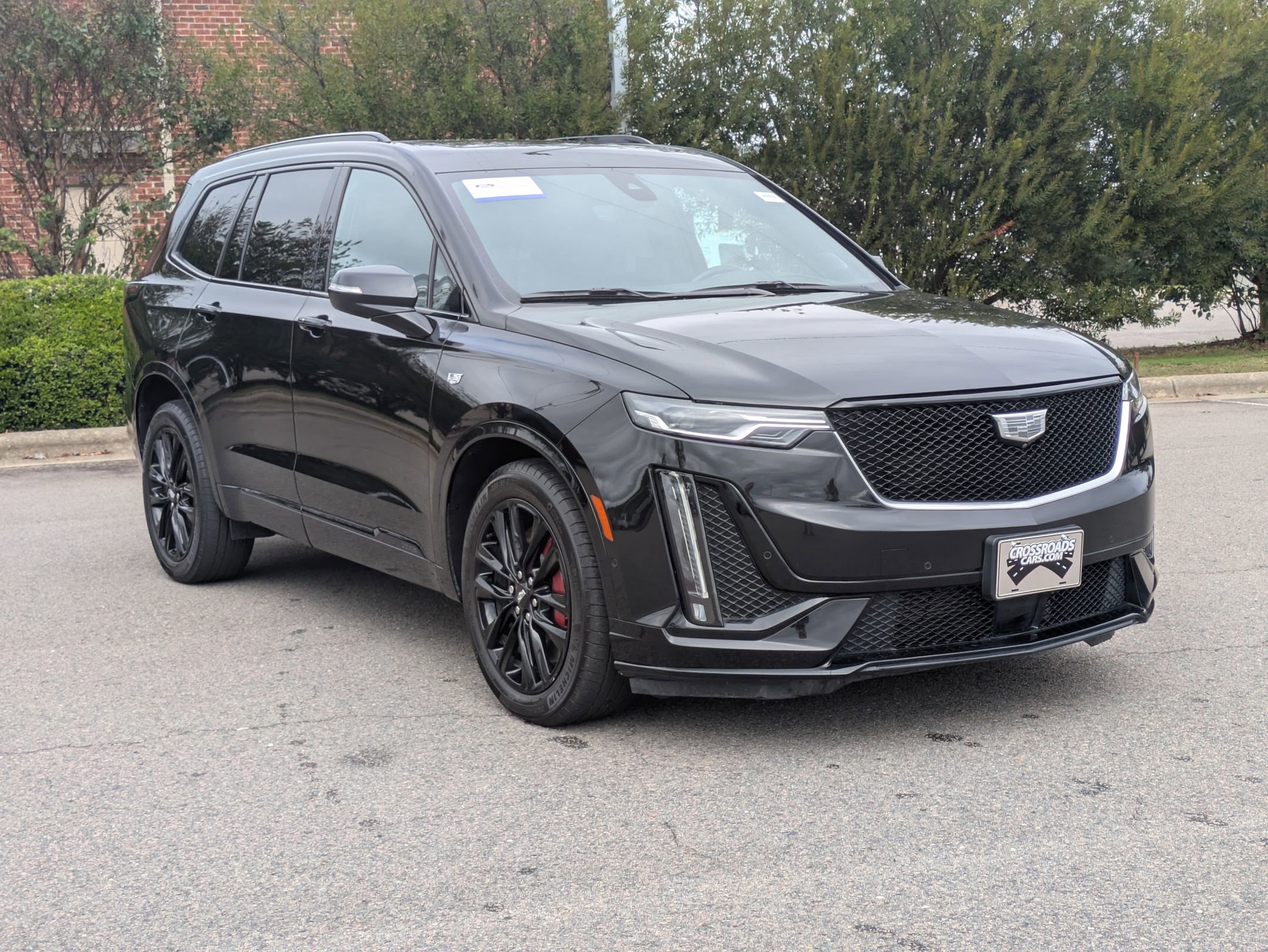 Used 2024 Cadillac XT6 Sport w/ LPO, Onyx Lite Package image 2