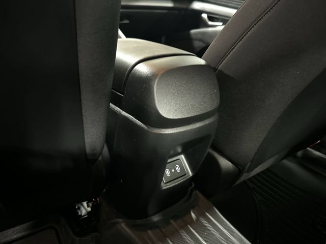 Used 2026 Hyundai Elantra SE FWD image 31