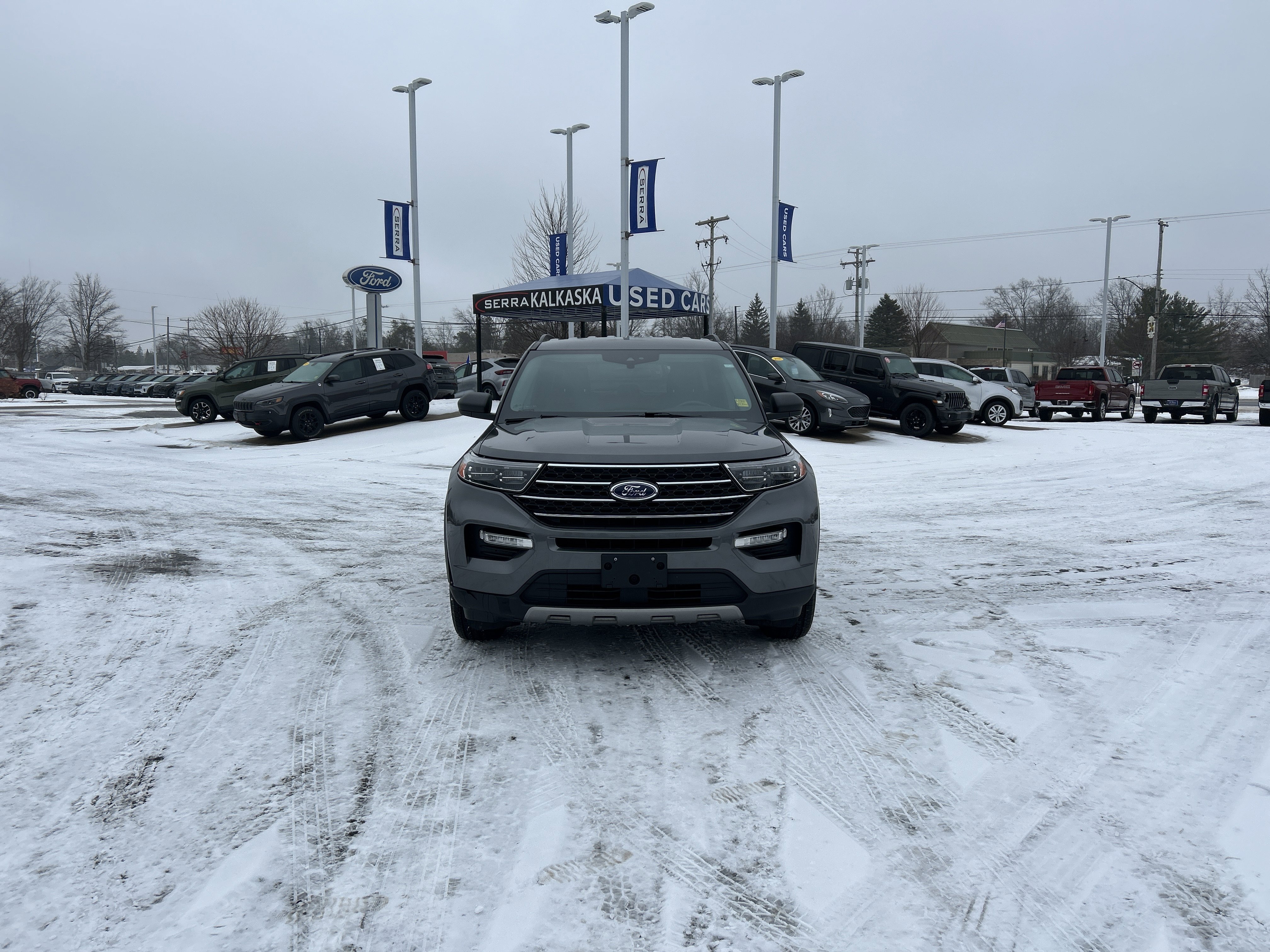 Certified 2022 Ford Explorer XLT w/ Equipment Group 202A image 9